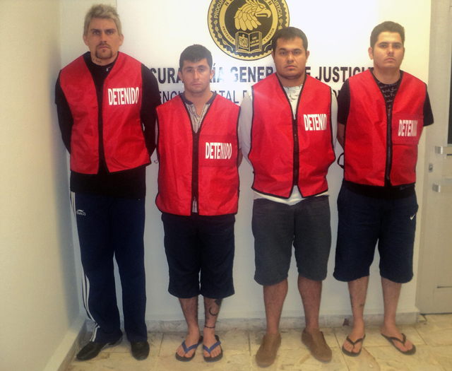 PGJ de Nuevo León llevó  ayer  a la cárcel a Omar 'El Gato' Ortiz (i), junto con tres individuos más.