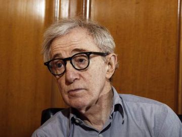 En 45 años, Woody Allen no se ha desviado de la forma en que hace películas.
