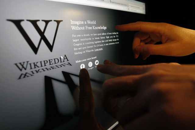 Varios portales, incluida la versión en inglés de Wikipedia, lideraron un ‘apagón’ en EEUU, en protesta.