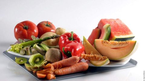 Para aprovechar al máximo las calorías que consume se deben elegir alimentos que contengan muchas vitaminas, minerales, fibra y otros nutrientes.