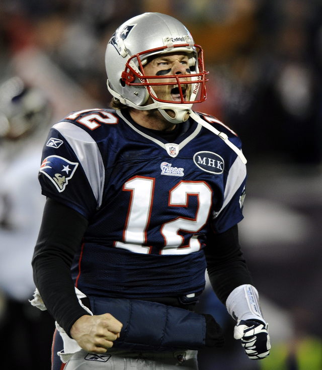 Tom Brady, de los Patriotas, ganó su partido 16 en los playoffs y jugará su quinto Super Bowl.