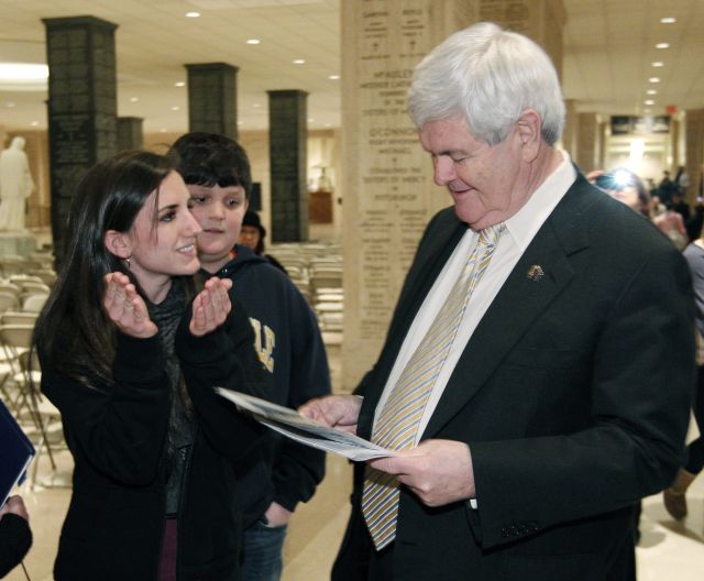 Gingrich comparó su campaña con la del fallecido ícono del Partido Republicano Ronald Reagan