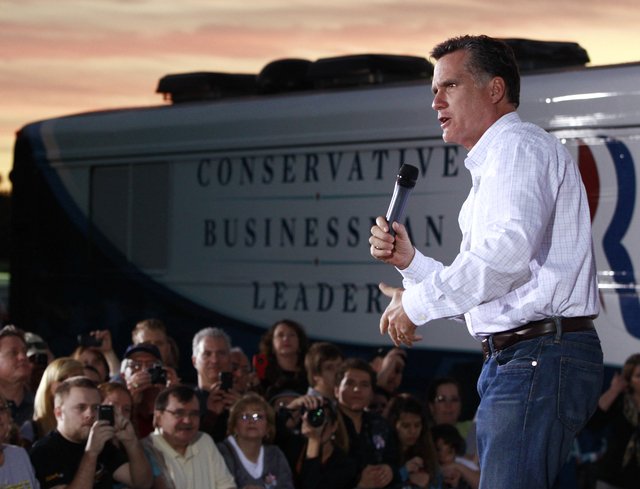 Mitt Romney, quien necesita urgentemente una victoria en Florida, se dirige a sus seguidores reunidos ayer en Ormond Beach.