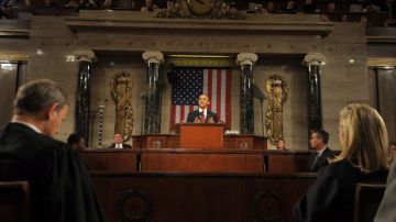 El presidente estadounidense Barack Obama (c), presenta su tercer discurso sobre el estado de la unión.