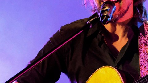 Juanes actuará en el Bowl en agosto.