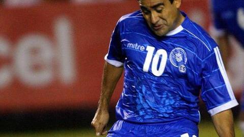 El también seleccionado de El Sal- vador, Eliseo Quintanilla.