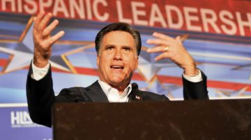 El precandidato presidencial republicano  Mitt Romney en la  conferencia de la Red de Liderazgo Hispano (HLN) celebrada en Miami Florida.