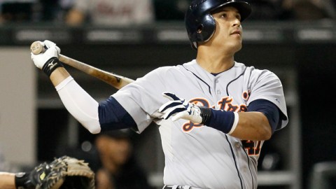 Los Tigres no contarán con el bate de Víctor Martínez.