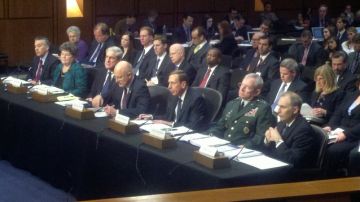 Miembros de varias agencias ante el Comité de Inteligencia  del Senado, ayer en Washington.