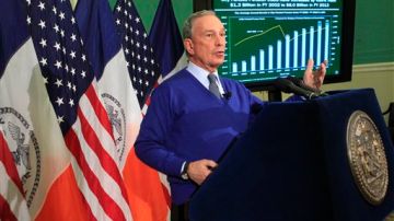 Durante su mensaje, Bloomberg advirtió del riesgo que supone no reformar el sistema de pensiones.