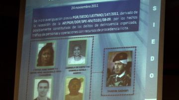 Imágenes de los cuatro detenidos (i) del operativo 'Huesped' que permitió descubrir el intento de introducir en México a Saadi Gadafi (d).
