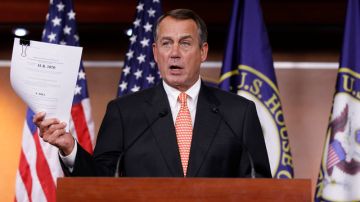 El presidente de la Cámara de Representantes John Boehner calificó el reglamento inconstitucional.