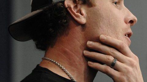 Josh Hamilton informa a los medios su nueva recaída.