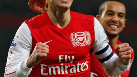 Van Persie es el lmejor artillero de la Liga Inglesa con 22 goles.