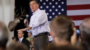 Romney habla de la autodeportación y al mismo tiempo trata de convercer a los hispanos de que es la mejor opción.