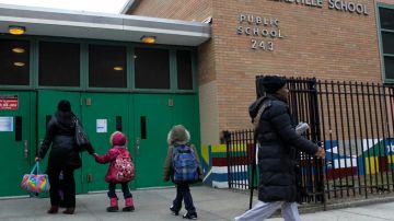 La escuela PS 243 en Crown Heights, en Brooklyn, donde trabajaba el acusado Taleek Brook.