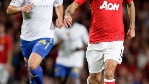 Ryan Giggs sigue en acción con Manchester a los 38 años.