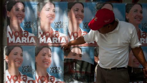 Venezuela se encuentra lista para que hoy, a través del voto, se defina al contrincante de Hugo Chávez en elecciones generales.