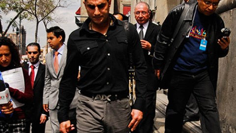 El exdefensa Salvador Carmona.