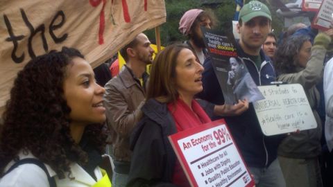 Un grupo de manifestantes de Occupy Chicago contra Wall Street.