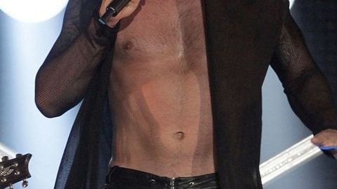 Ricky Martin asegura que se mantiene en forma haciendo el amor.