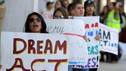 El "Dream Act" fure aprobado en la Cámara de Representantes en 2007 pero no logró los 60 votos necesarios en el Senado.