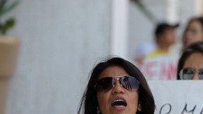 Los jóvenes indocumentados que desean llevar a cabo estudios superiores ven realizadas sus esperanzas con la firma del gobernador a la ley AB1311.