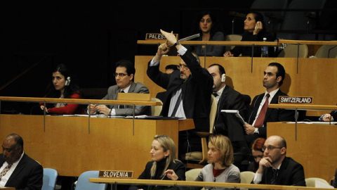 El embajador de Siria ante la ONU llama a una moción tras la decisión de poner en marcha el plan elaborado por la Liga Árabe.