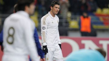 Cristiano Ronaldo aparece incrédulo luego de que el equipo ruso despojara del triunfo al Real Madrid en la agonía del partido.