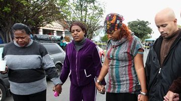 Los vecinos de la familia se estremecieron cuando ocurrió el incidente y en el momento oraron por fortaleza y salud para toda esa familia.