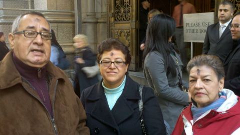 Los hispanos destacaron que el cardenal Timothy Dolan tiene el don de unir a la comunidad.