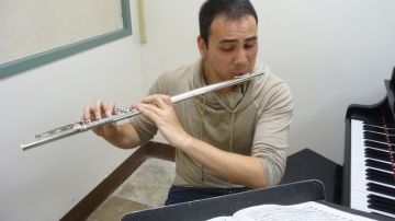 Luis Alvarado es flautista de la Pasadena Young Musicians Orchestra.