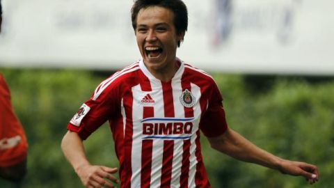 El delantero de Chivas Erick Torres festeja su anotación ante Santos.