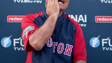 Bobby Valentine y los dirigentes de Boston aprietan la tuerca.