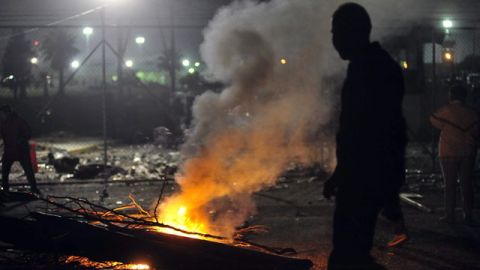 Familiares de presos muertos en el penal de Apodaca, cuando realizaban protestas a las afueras del penal.