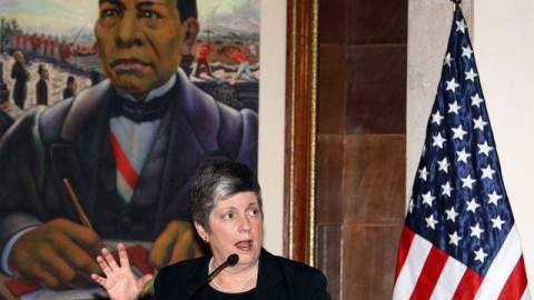 La secretaria de Seguridad Nacional de EEUU, Janet Napolitano, habla durante una rueda de prensa ayer, en Ciudad de México.