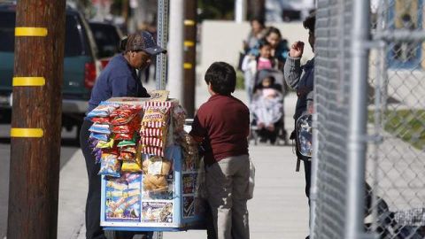 El Condado redujo el costo del permiso por cada carretón de paletas de $602 a $301.