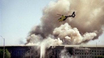 Vista del Pentágono en llamas tras el ataque terrorista. Un total de 224 personas fallecieron en el acto.