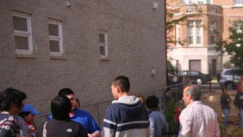 Lote en Pilsen donado para jardín comunitario.