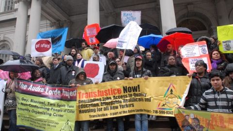 Activistas y afectados respaldaron una medida del concejal afroamericano Jummaane Williams que pretende proteger a grupos minoritarios que son objeto de 'detenciones y requisas' por la Policía de Nueva York.