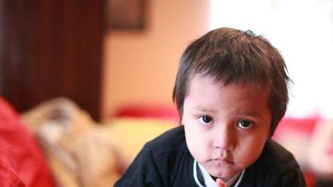El pequeño  Sammy sufre de leucemia y necesita su medicamento.