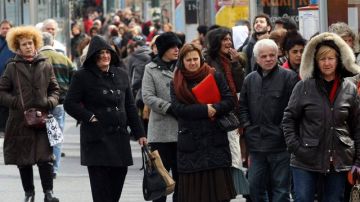 Ciudadanos esperan ansiosamente una pronta recuperación a la crisis económica que ha generado una elevada tasa de desempleo.
