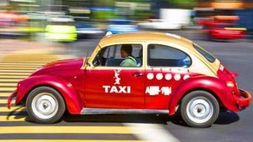 Los últimos taxis tipo "escarabajo" de Volkswagen serán retirados para fin de año en la Ciudad de México