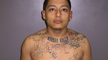 Anthony García con el tatuaje de su crimen.