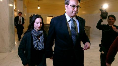 El sheriff Ross Mirkarimi con su esposa Eliana Lopez.