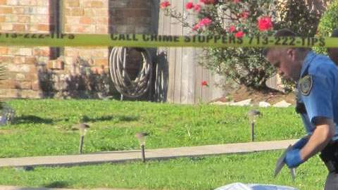 Una escena de crimen en Houston, durante un fin de semana especialmente violento.