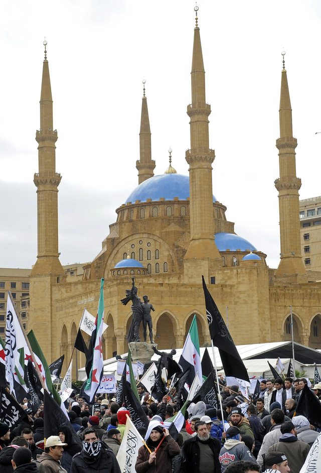 Decenas se manifestaban ayer contra Siria en  Beirut.