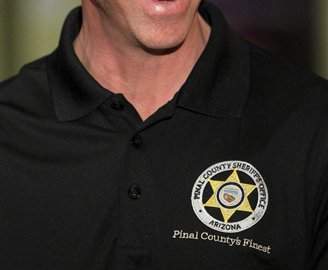Alguacil Paul Babeu.