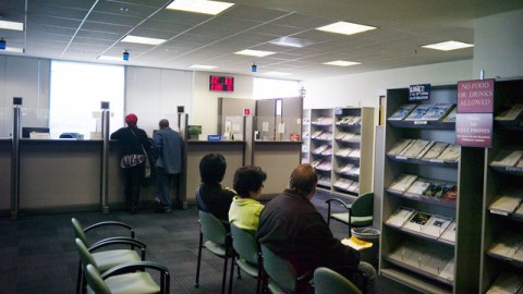 Oficinas del IRS en Long Beach, donde la gente puede recibir consejos en relación con sus declaraciones de impuestos.