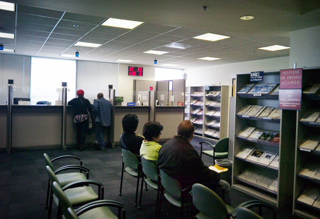 Oficinas del IRS en Long Beach, donde la gente puede recibir consejos en relación con sus declaraciones de impuestos.